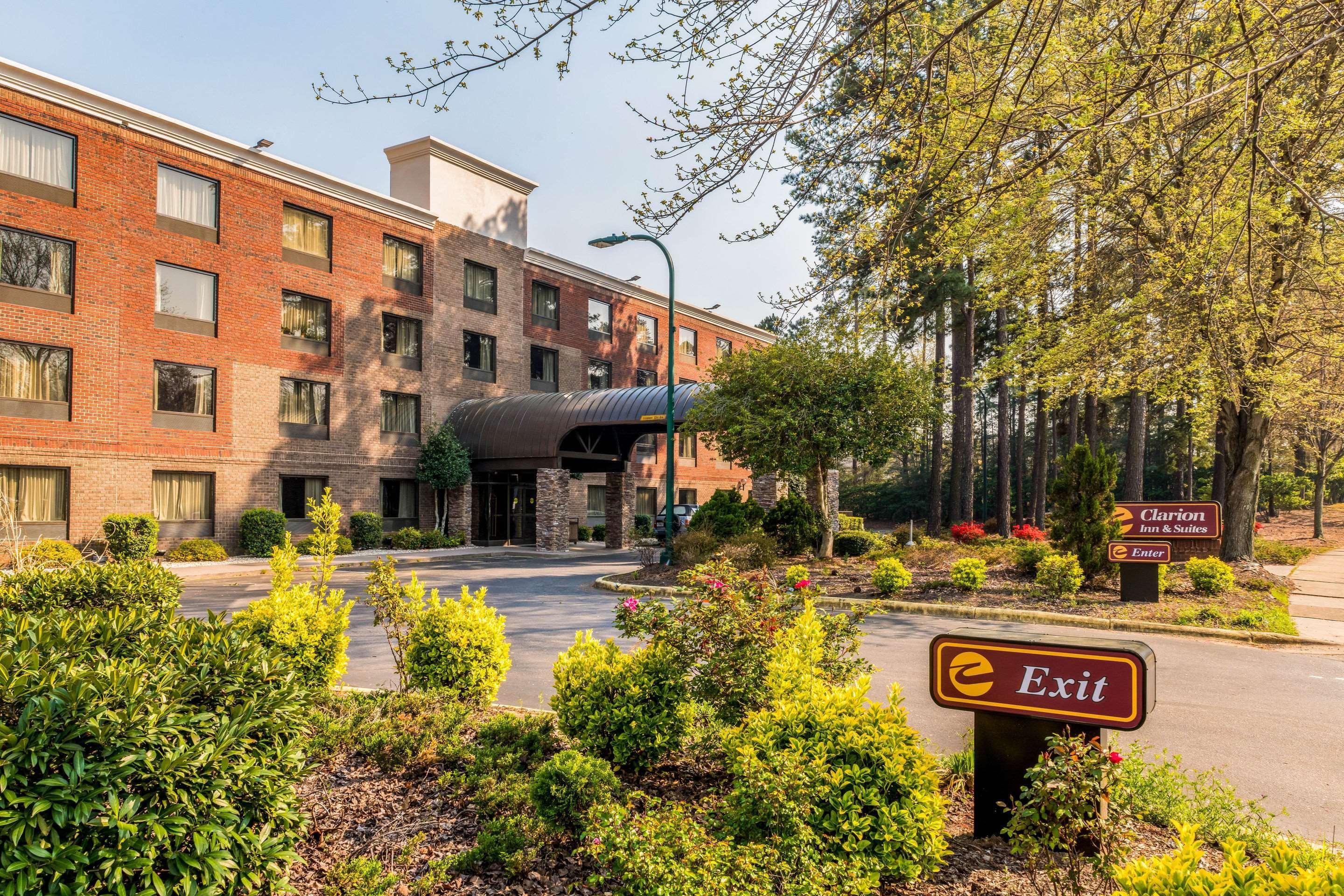 Lake Norman Inn And Suites Корнелиус Екстериор снимка