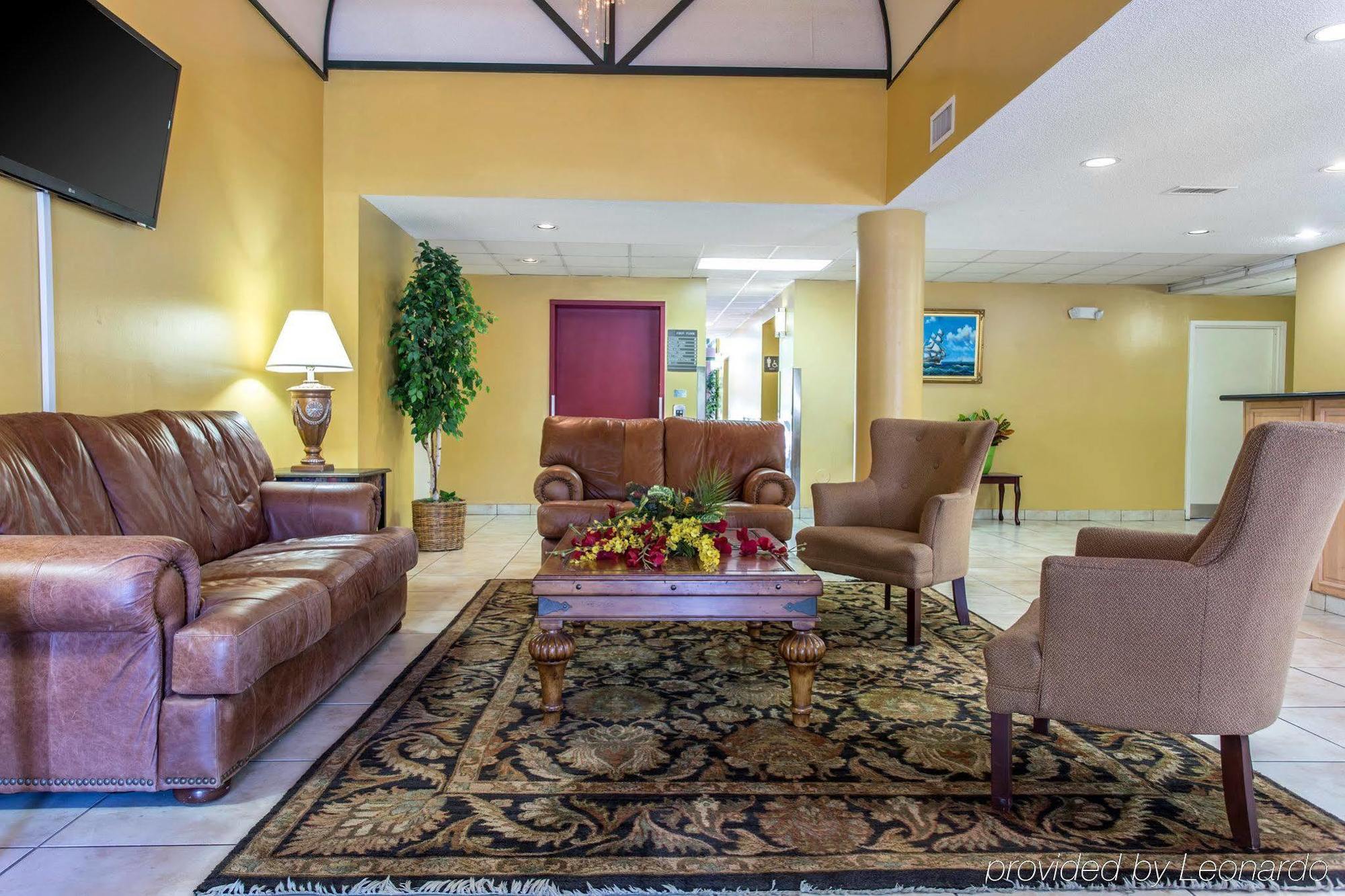 Lake Norman Inn And Suites Корнелиус Екстериор снимка